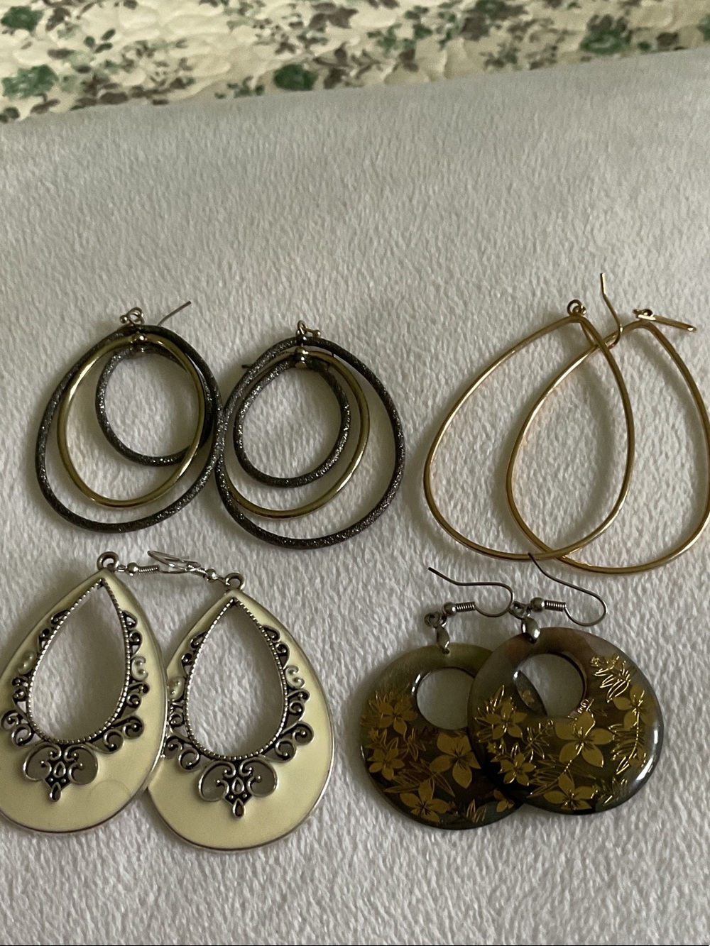 Bundle of Assorted Women’s Teardrop Earrings Set in Gold and Silver Tones